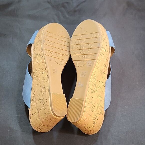 BRAND NEW CL BY LAUNDRY WOMEN"S DREAM DAY SANDAL - Picture 15 of 16